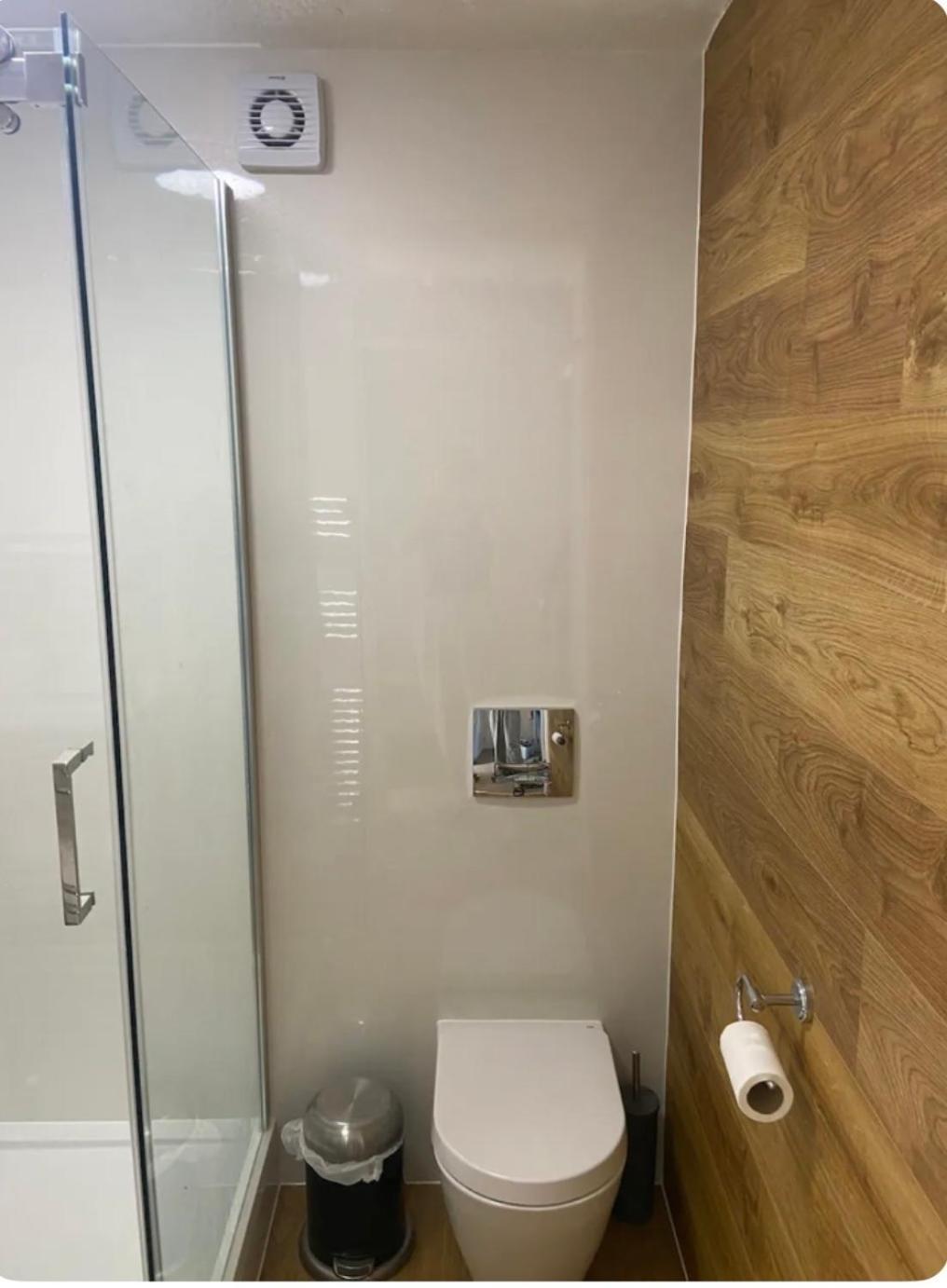 One Bedroom Ground Floor Flat Central ชิชิสเตอร์ ภายนอก รูปภาพ